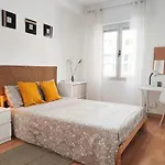 Con 4 Recien Renovado Apartmán *