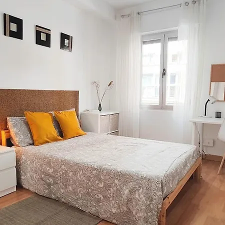 Con 4 Recien Renovado Apartamento *